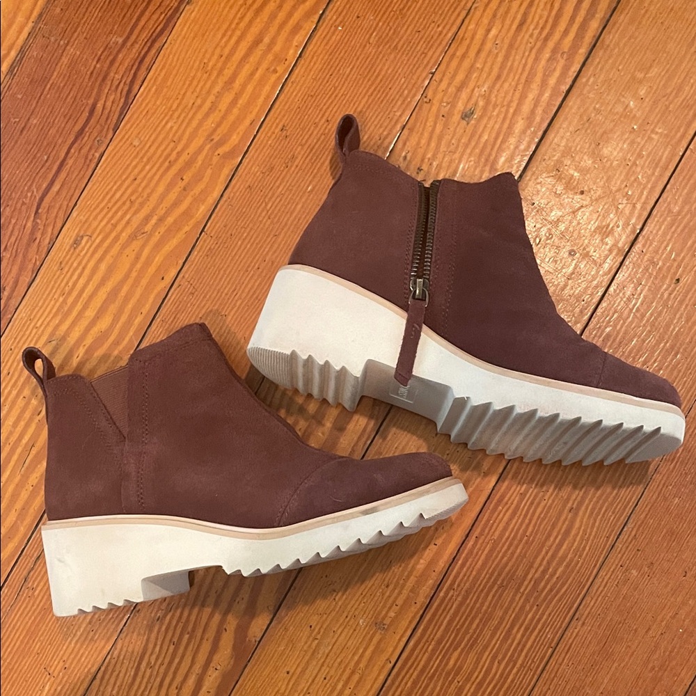 Toms reddish brown ankle booties with zipper